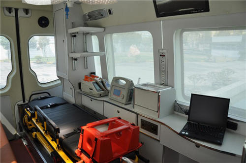 沧县救护车内部